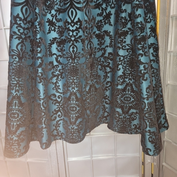 Danny and Nicole size 14 sleeveless dress with zipper back - Picture 8 of 16